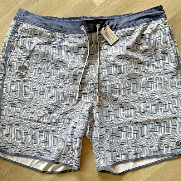 Johnnie-O, Men's XXL,Swimsuit Trunks Shorts Twilight Blue Design,Excellent Cond - Picture 5 of 16